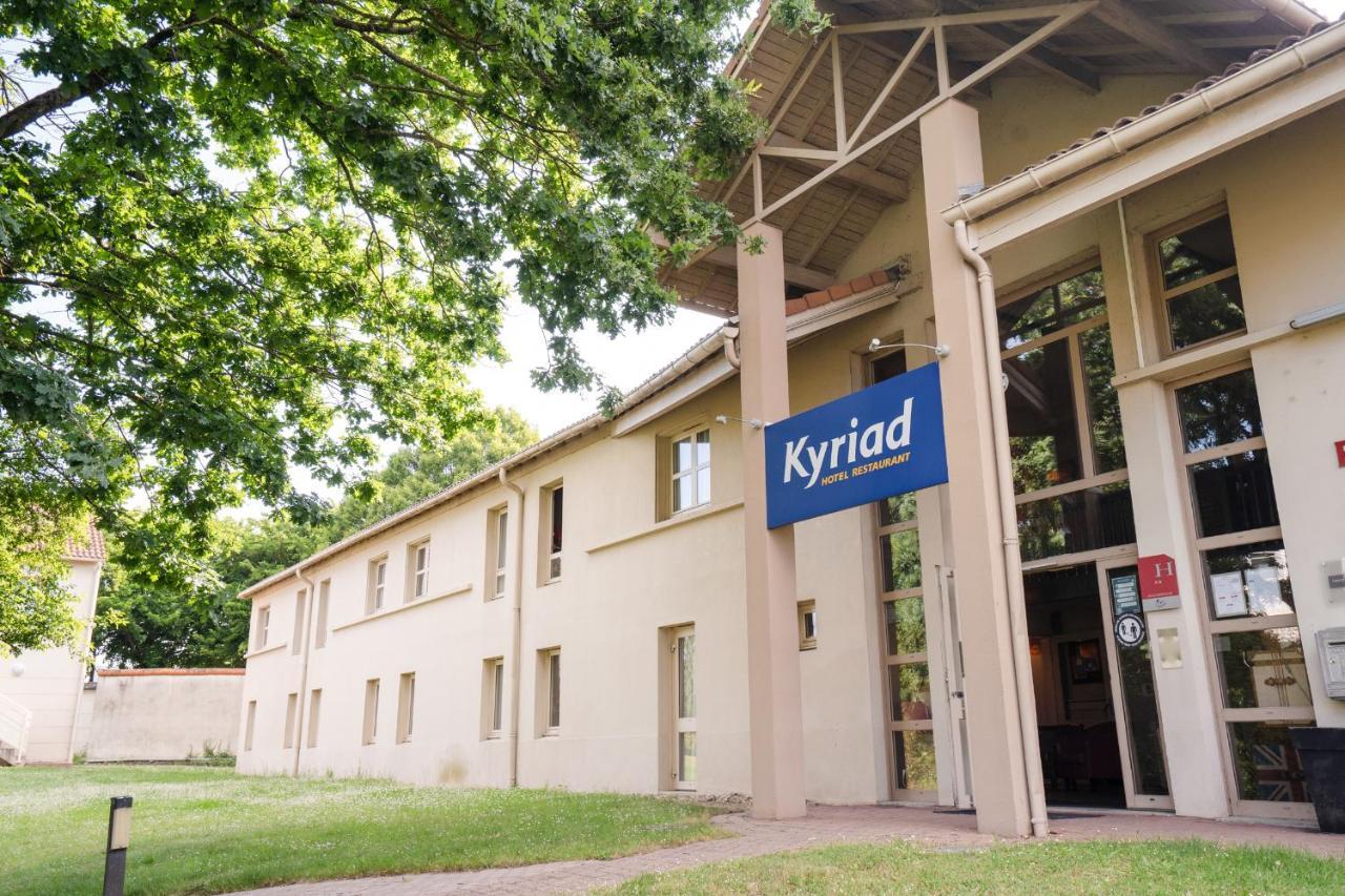 Kyriad Cholet Hotel Exterior photo